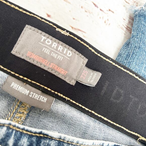 TORRID Bombshell Straight Premium Straight Ripped Distressed Jeans Sz 22 S - Picture 3 of 5
